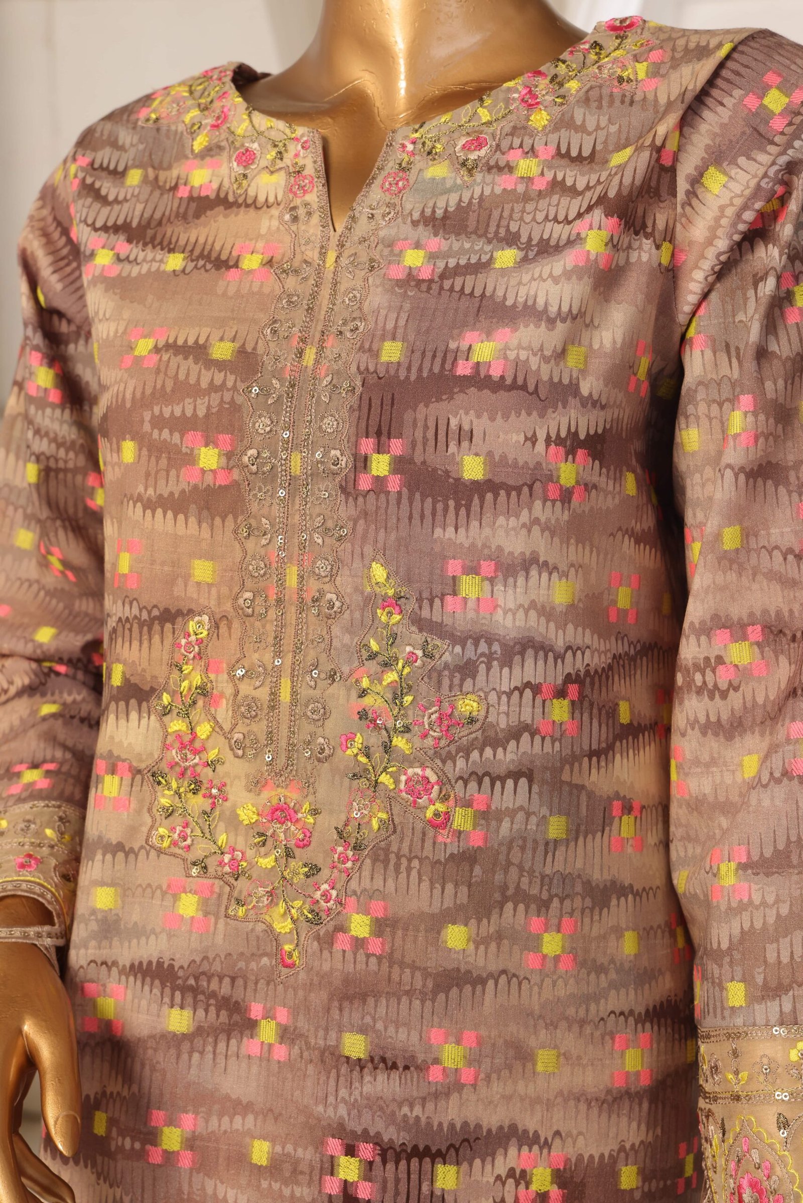 3 PIECE - EMBROIDERED JAQUARD LAWN SUIT - Image 3
